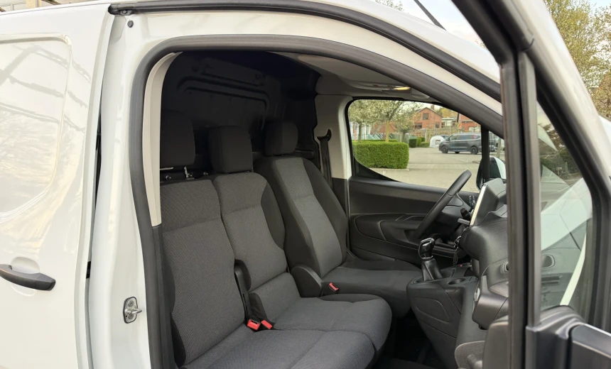 Opel Combo 2020 Diesel Manual Image 4
