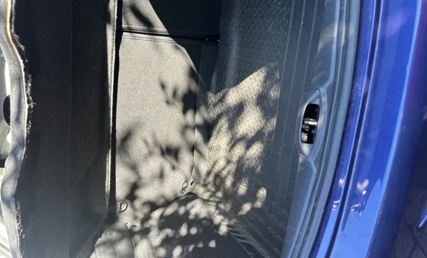 Peugeot 208 2015 Gasoline Manual Image 5