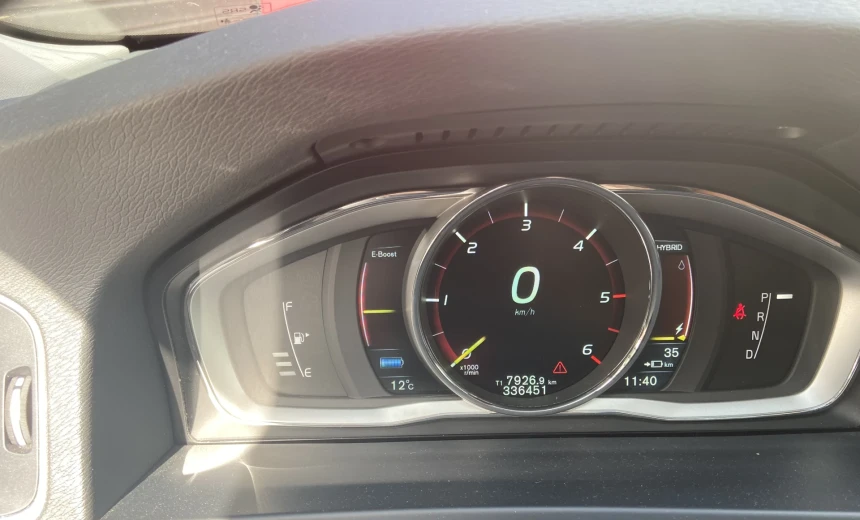 Volvo V60 2015 Hybrid Electric/Diesel Automatic Image 13