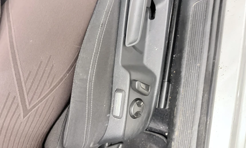 Volkswagen Passat Variant 2018 Diesel Automatic Image 12