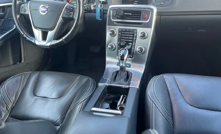 Volvo V60 2016 Hybrid Electric/Diesel Automatic Image 7