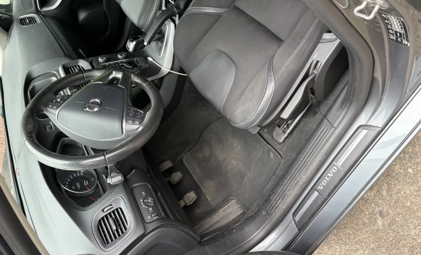 Volvo V40 2019 Diesel Manual Image 2