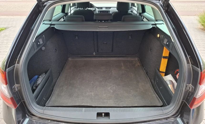 Skoda Octavia 2018 Gasoline Manual Image 6