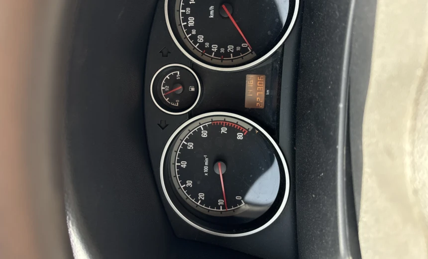 Toyota Corolla 2015 Diesel Manual Image 8