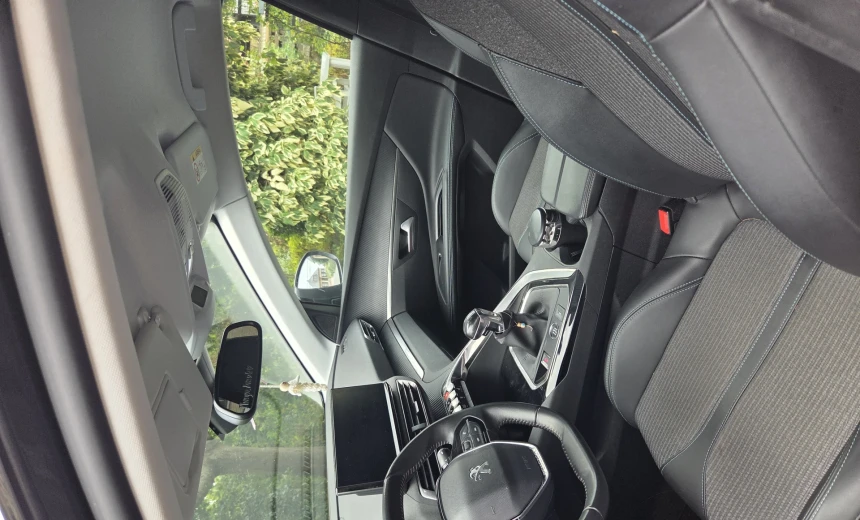 Peugeot 5008 2022 Gasoline Manual Image 6