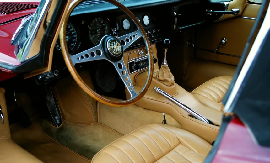 Jaguar E-Type 1966 Gasoline Manual Image 5