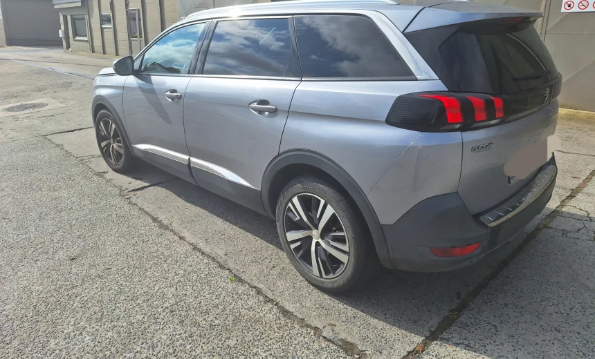 Peugeot 5008 2019 Gasoline Manual Image 4