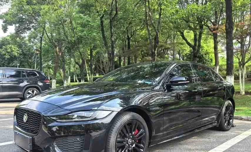 Jaguar XE 2025 Gasoline Automatic Image 0