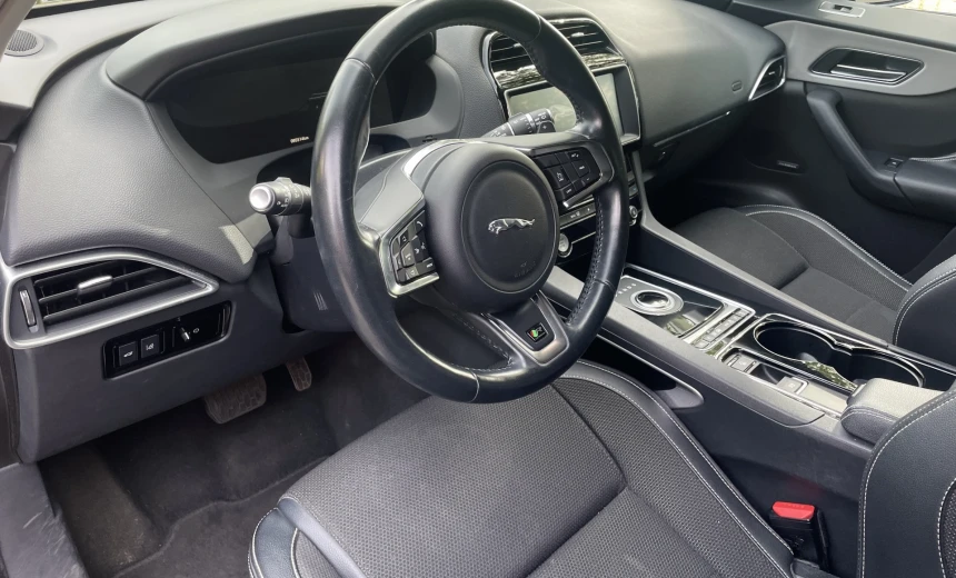 Jaguar F-Pace 2018 Diesel Automatic Image 11