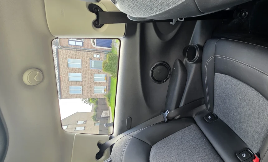MINI Cooper 2022 Gasoline Automatic Image 6