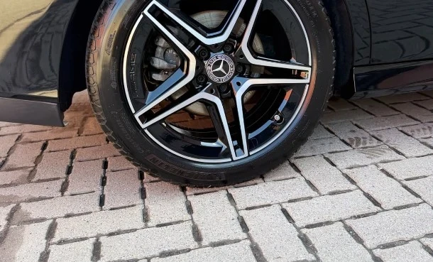 Mercedes-Benz CLA 180 2019 Gasoline Automatic Image 2