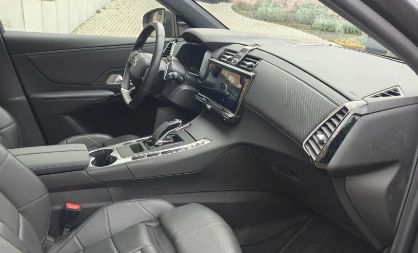DS DS 7 Crossback 2023 Hybrid Electric/Gasoline Automatic Image 6