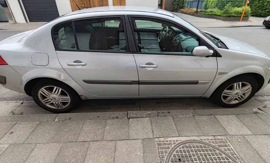 Renault Megane 2005 Gasoline Manual Image 1