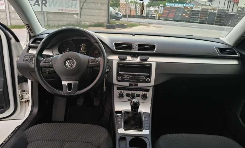 Volkswagen Passat Variant 2014 Diesel Manual Image 2