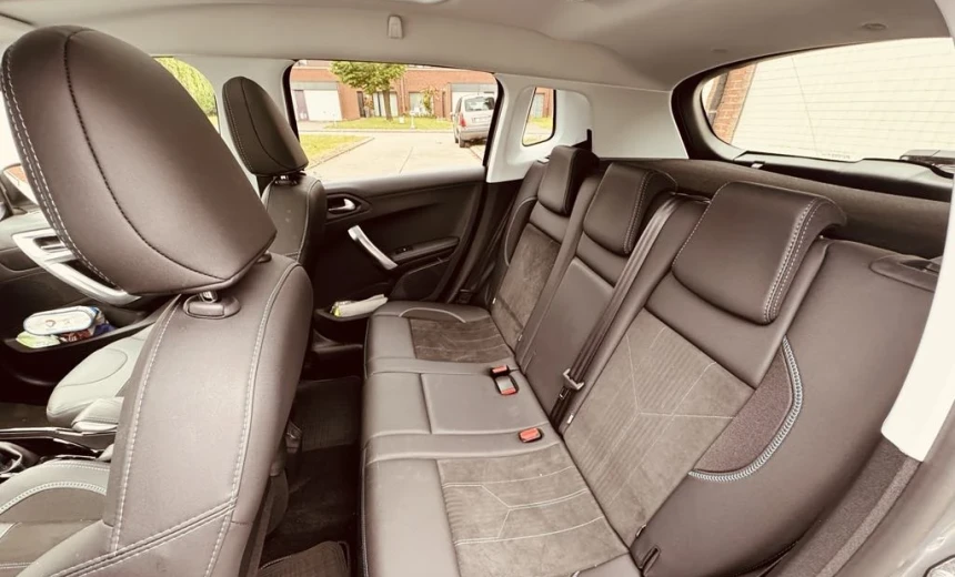 Peugeot 2008 2018 Gasoline Manual Image 7