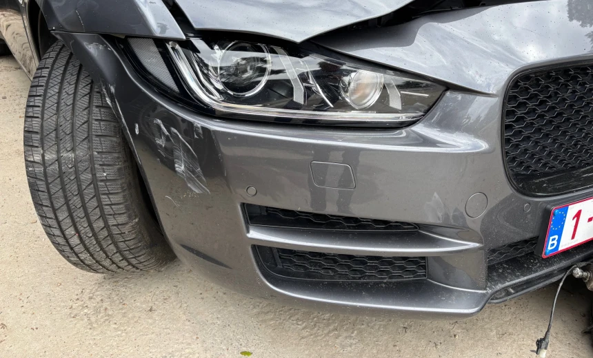 Jaguar XE 2018 Gasoline Automatic Image 2