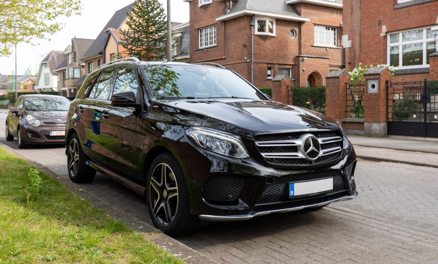 Mercedes-Benz GLE 500 2016 Electric/Gasoline Automatic Image 3