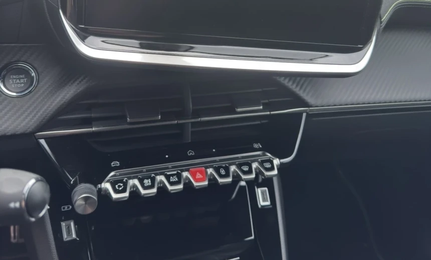 Peugeot 2008 2023 Gasoline Automatic Image 6