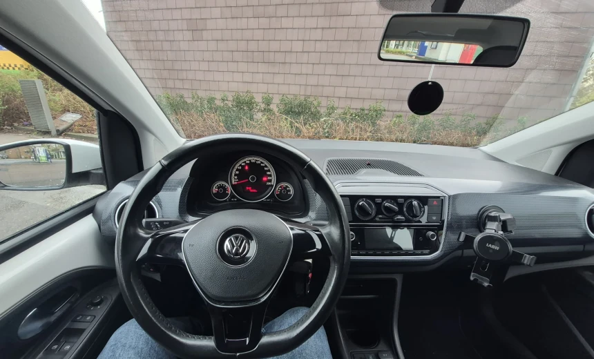 Volkswagen up! 2016 Gasoline Manual Image 6