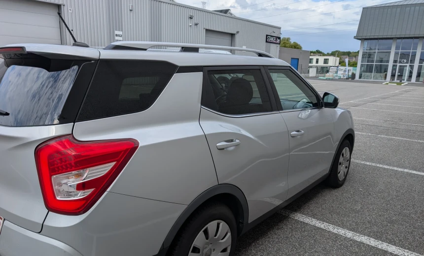 SsangYong XLV 2017 Diesel Manual Image 4