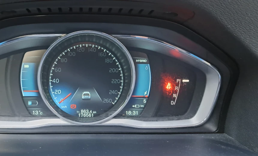 Volvo V60 2013 Hybrid Electric/Diesel Automatic Image 13