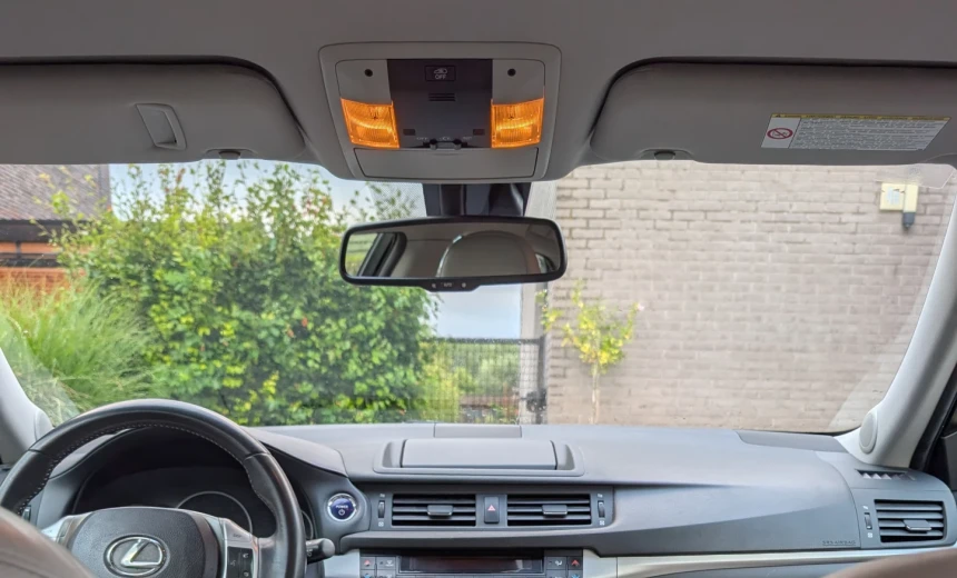 Lexus CT 200h 2011 Hybrid Electric/Gasoline Automatic Image 4