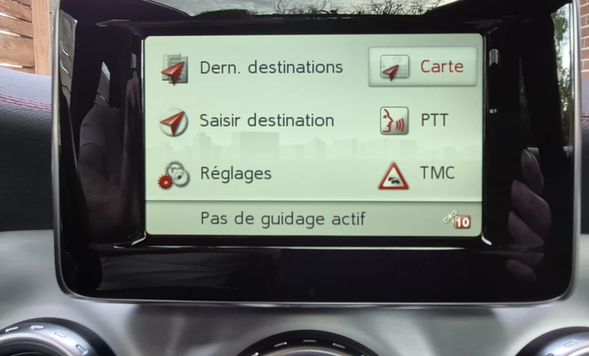 Mercedes-Benz GLA 200 2015 Diesel Manual Image 13