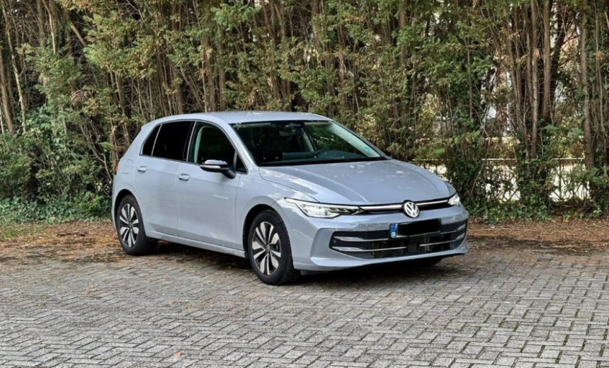 Volkswagen Golf 2025 Hybrid Electric/Gasoline Automatic Image 2