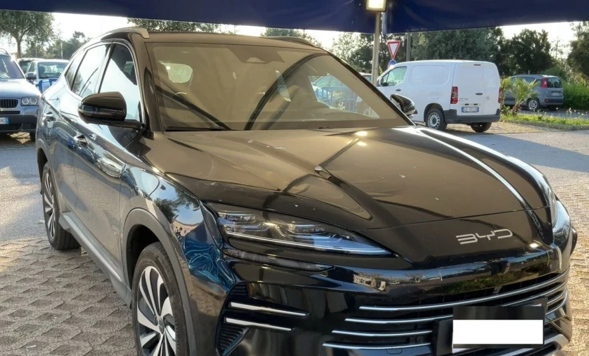 BYD Others 2025 Hybrid Electric/Gasoline Automatic Image 3