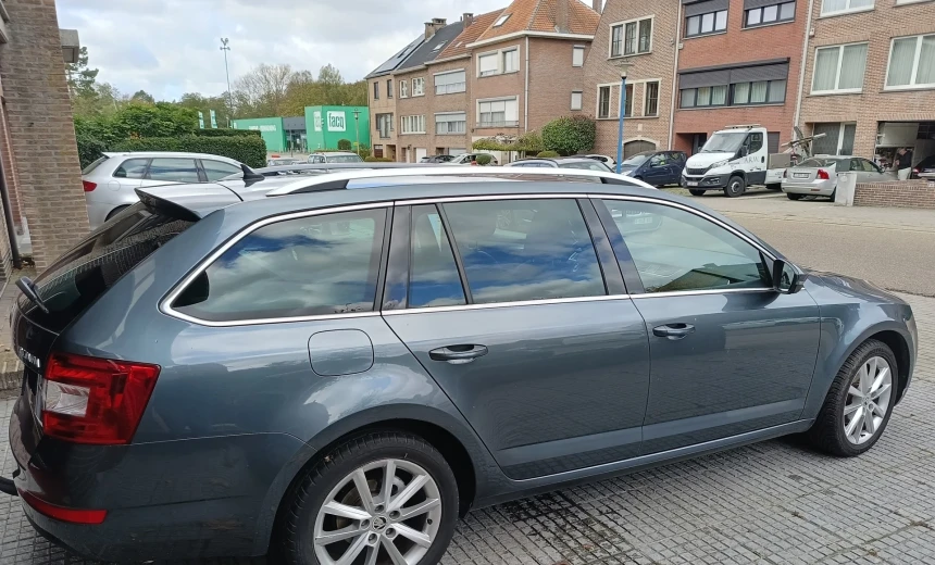 Skoda Octavia 2017 Gasoline Automatic Image 13