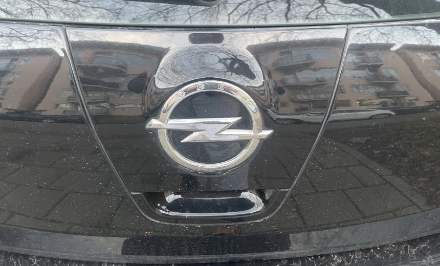 Opel Astra 2010 Gasoline Manual Image 4