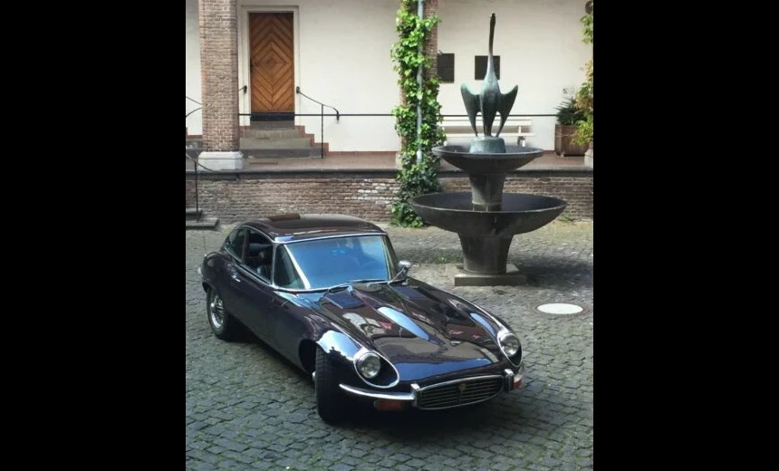 Jaguar E-Type 1972 Gasoline Manual Image 2