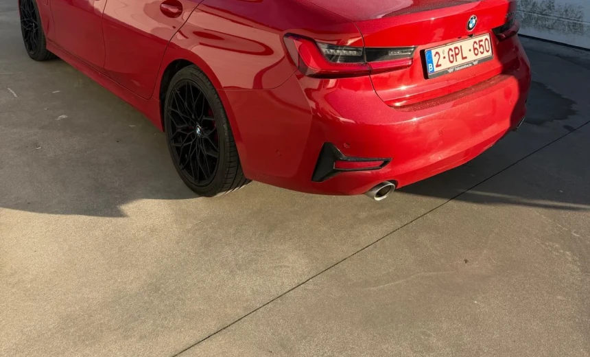 BMW 330 2021 Hybrid Electric/Gasoline Automatic Image 3