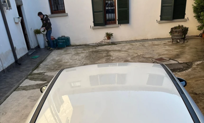 Mercedes-Benz A 250 2023 Hybrid Electric/Gasoline Automatic Image 2