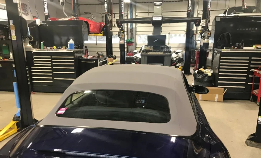 Porsche Macan 2020 Gasoline Manual Image 1