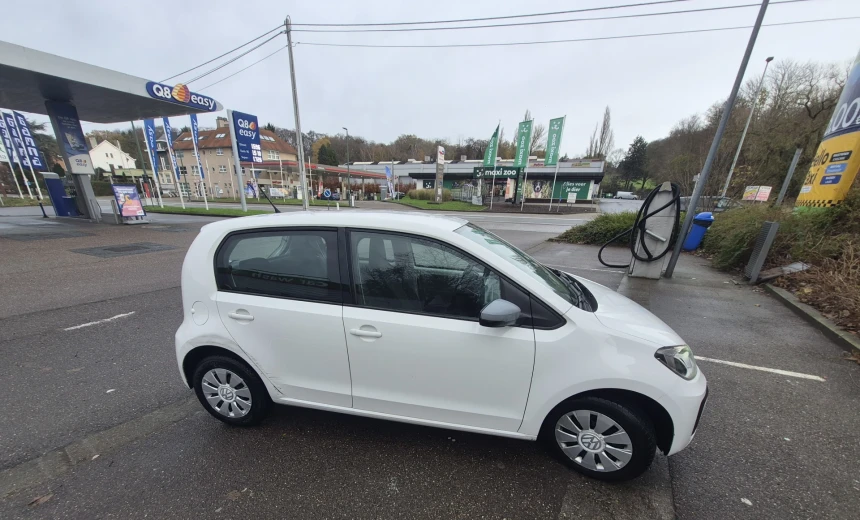 Volkswagen up! 2016 Gasoline Manual Image 0