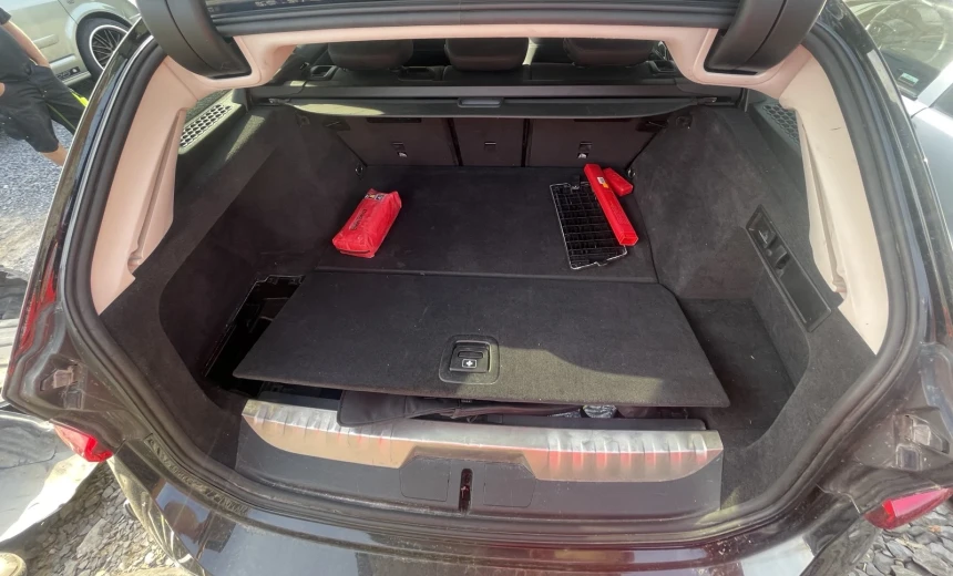 BMW 330 2021 Hybrid Electric/Gasoline Automatic Image 17