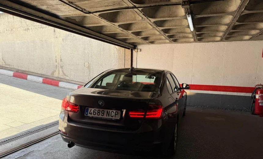 BMW 316 2004 Diesel Manual Image 2