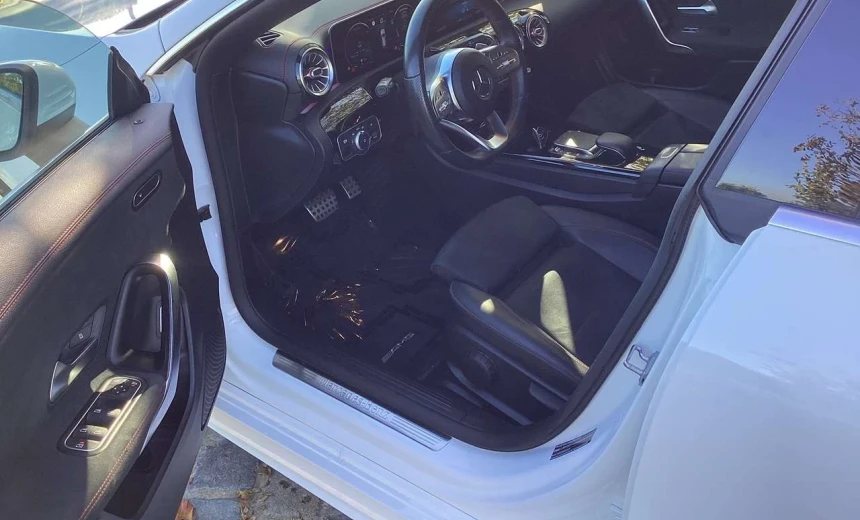 Mercedes-Benz CLA 200 2020 Gasoline Automatic Image 11