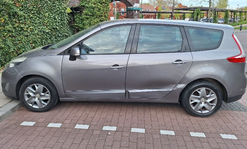 Renault Grand Scenic 2011 Diesel Manual Image 1