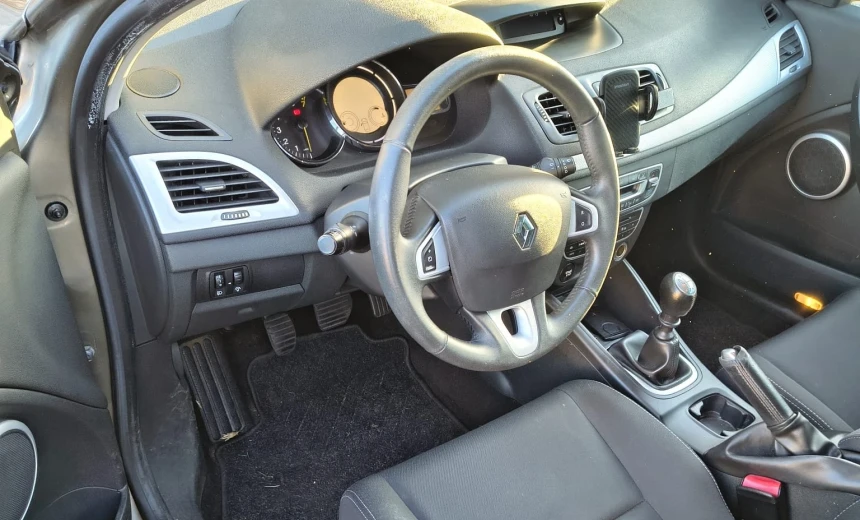 Renault Megane 2012 Gasoline Manual Image 6