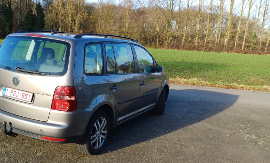 Volkswagen Touran 2009 Diesel Manual Image 2