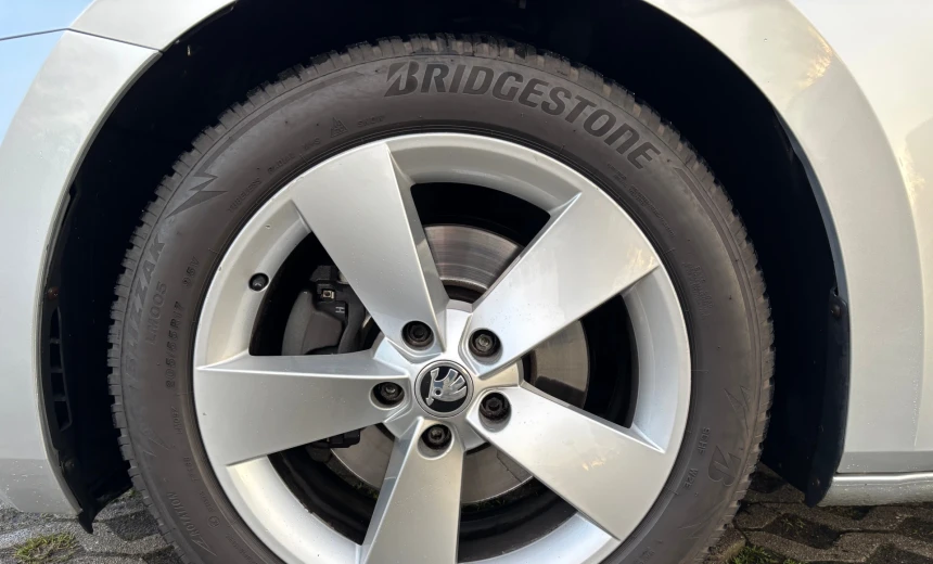 Skoda Superb 2016 Diesel Manual Image 4