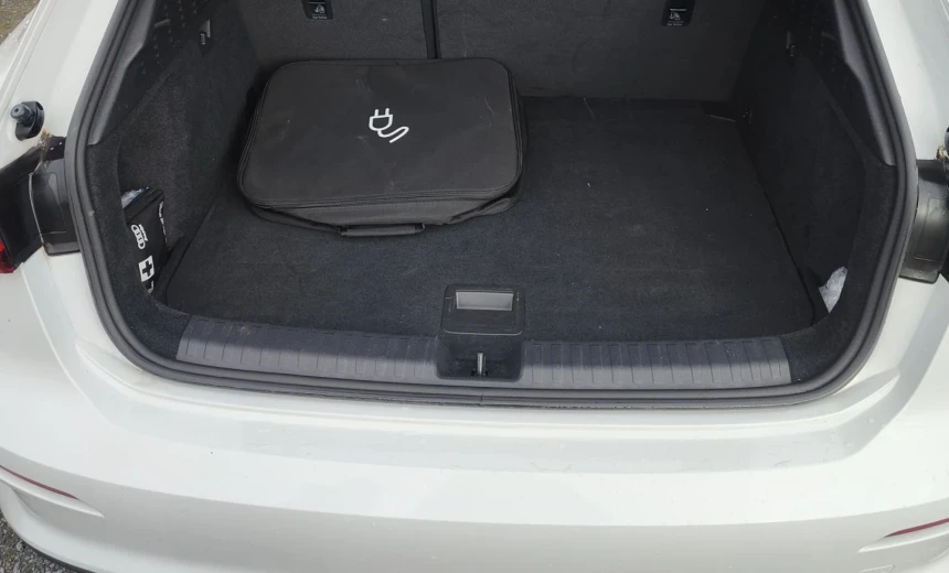 Audi A3 2022 Hybrid Electric/Gasoline Automatic Image 10