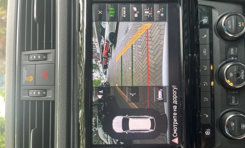 Skoda Superb 2015 Gasoline Automatic Image 16