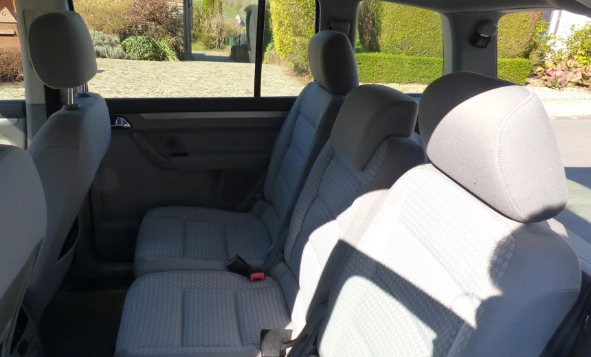 Volkswagen Touran 2004 Diesel Manual Image 7