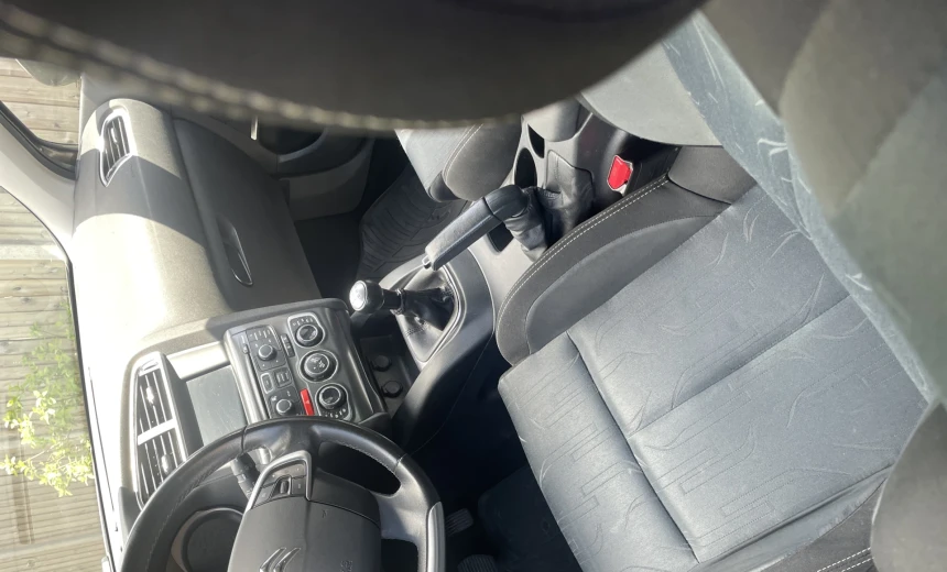 Citroen C4 2013 Diesel Manual Image 5