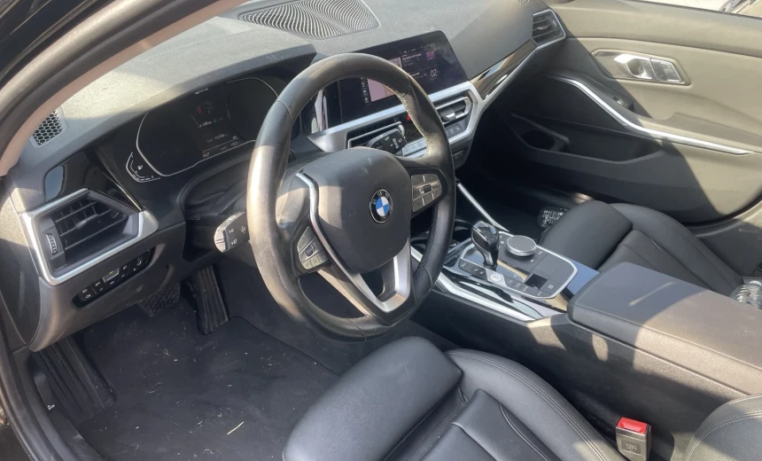 BMW 330 2021 Hybrid Electric/Gasoline Automatic Image 13