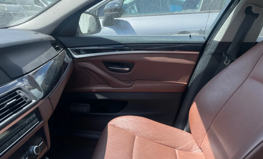 Volkswagen Golf 2025 Hybrid Electric/Gasoline Automatic Image 6