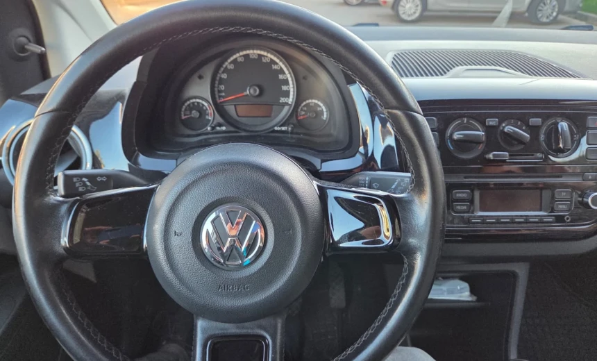 Volkswagen up! 2016 Gasoline Automatic Image 6